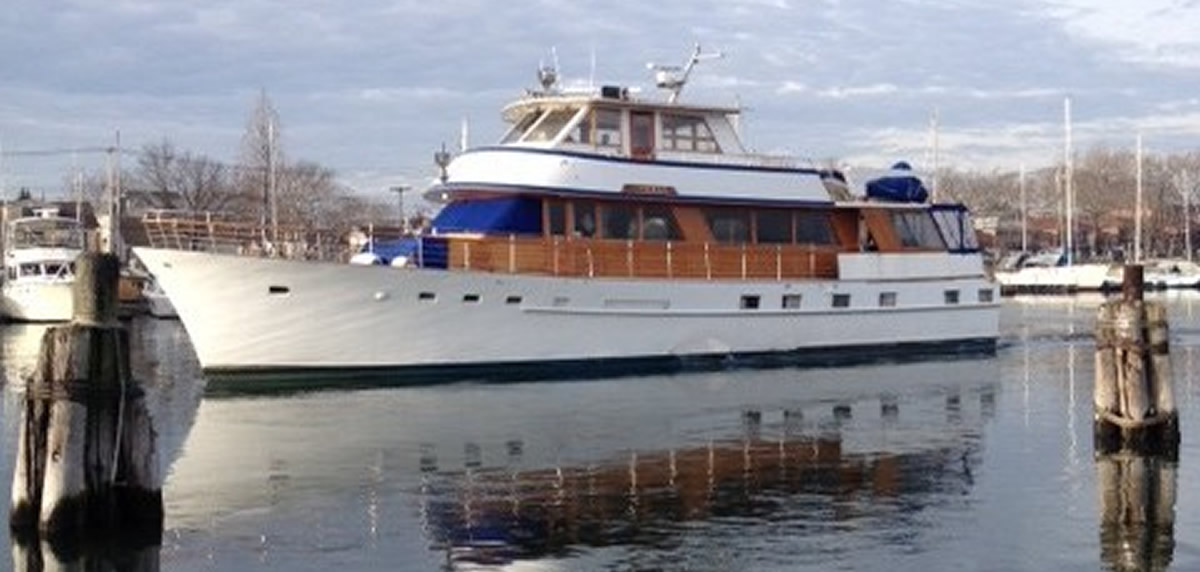 rent a yacht for a night nyc